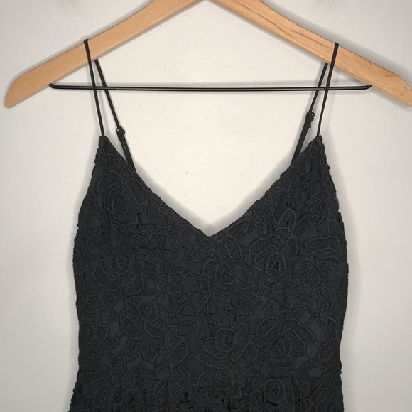 H&M Tiered Sleeveless Lace Dress in Black 6 - Picture 4 of 9